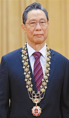 钟南山：大医精诚 护佑生命