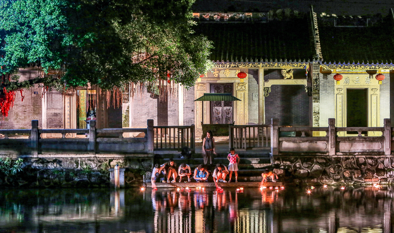 7.《北帝河灯》石建华.png