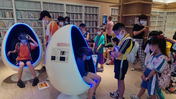 20220630  “VR新体验&middot;阅读新花样”科普体验活动 (2).jpg