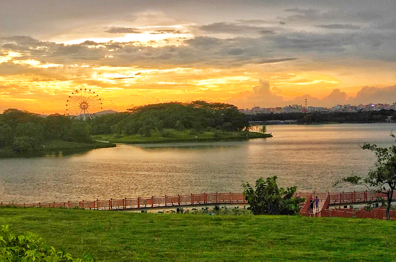 白云湖夕阳.jpg